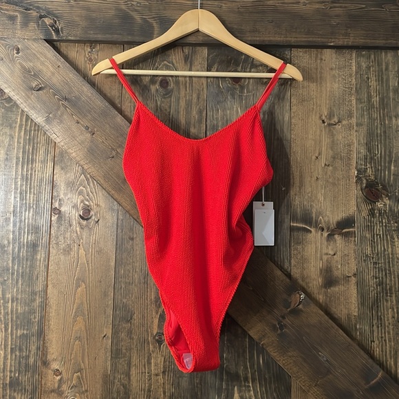 GOOD AMERICAN Always Fit One Piece Swimsuit - Picture 5 of 10